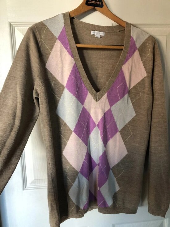 New York & Company Sweaters - New York & Company Women's Beige V-Neck Pullover Long Sleeve Argyle Size XL
